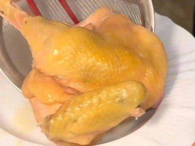 上海1999元半只鸡引热议，明码标价下消费选择应尊重