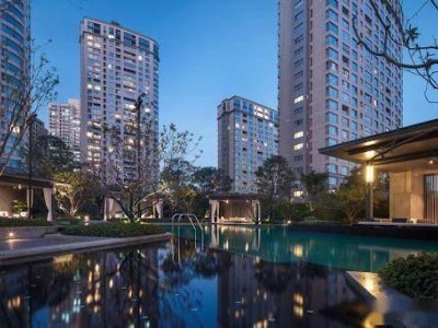沪豪宅遭疯抢，48亿资金涌动背后，经济变局信号显现？