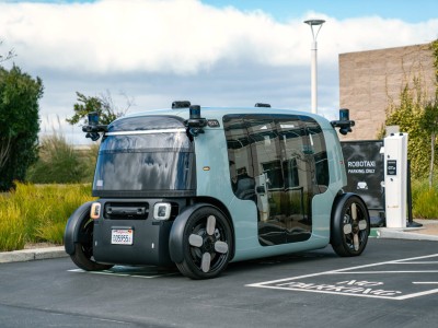 纽约“首证”引发全球关注：Robotaxi竞速下的安全与未来