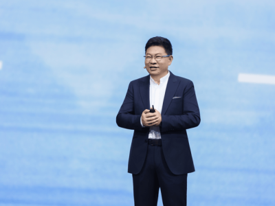 智界问界齐放彩！鸿蒙智行成都秋发7新车，90万交付量彰显智慧出行实力
