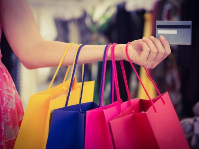 太平鸟服饰：业绩腰斩，四大品牌齐陷困境，本土快时尚标杆何去何从？