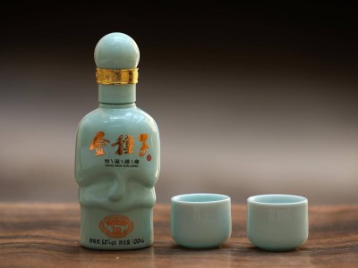 金种子酒上半年亏损扩大750%，中低端酒收入锐减，连亏三年何去何从？