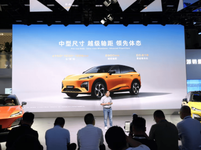 2025成都车展亮点：全新深蓝S07首发，搭载华为乾崑智驾，外观内饰全面升级