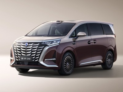 2025成都车展亮点：腾势D9至尊版尊航版震撼登场，豪华新体验