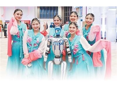 中国服务机器人：全球舞台展风采，智造力量赢得海外赞