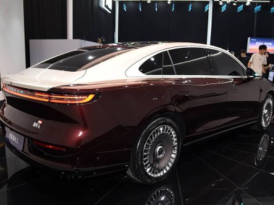 岚图新车9月来袭：追光L预售，泰山盲订，深度融入华为技术