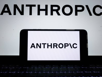 Anthropic获130亿美元融资，跻身全球第四大独角兽，与OpenAI竞争升级