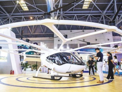 {2025智博会聚焦：AI赋能与安全升级，新能源汽车开启“高情商+高智商”进化路
