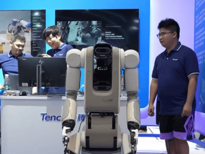 ​2025智博会：智能机器人走入生活 “工业互联网+AI”赋能制造业升级​