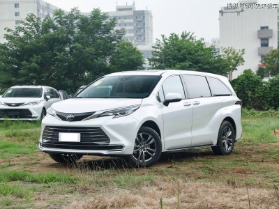 2026款丰田赛那焕新登场！32.48万起售，设计智能双升级，2.5L混动稳守家用MPV标杆