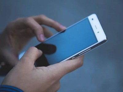 180万粉丝高管离职背后：小米手机高端化遇阻，性价比之路能否持续突围？