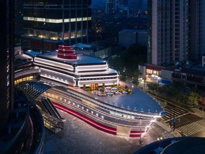 LVMH集团掌门人三度来华巡店，上海行还特意探访老铺黄金门店
