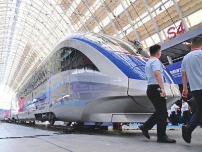 中国中车自主研制首列中国标准智能市域列车于青岛精彩亮相