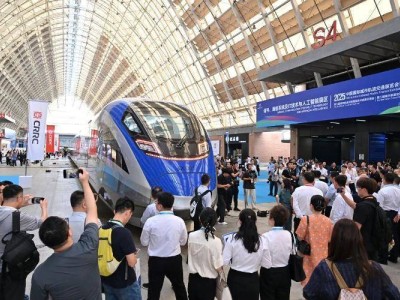 具有完全自主产权！我国首列中国标准智能市域列车青岛惊艳登场