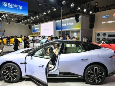 智博会见证：智能网联新能源汽车“进化” 迈向更安全开放新未来