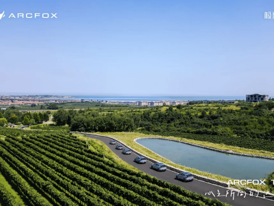 6.88万起极狐T1实测：空间越级配置足，小电车市场杀出“全能王”？