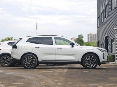 2025年9月26日两款合资新能源SUV登场，XC70与EZ-60谁更值得期待？