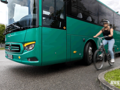戴姆勒客车2025年首发eIntouro：纯电驱动，开启城际与旅游接驳新篇章