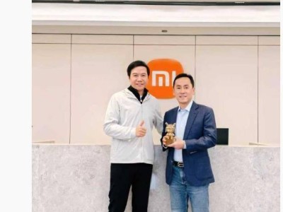 小米集团副总裁林世伟迎入职五周年纪念，雷军亲手送上定制“金米兔”