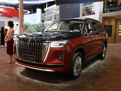 红旗国耀2026款上市！4.0T V8配8AT，5695mm车长，4座/6座随心选