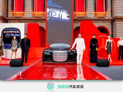 梅赛德斯-奔驰Vision Iconic概念车首秀，融合经典与科技开启新篇