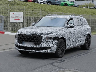 奥迪SQ9测试谍照再现身，4.0T V8动力加持，2026年将直面奔驰宝马竞争