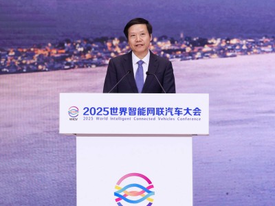 雷军成都事故后首度发声：智能网联汽车需共建生态，小米愿携手行业破局突围