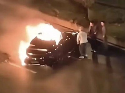小米SU7事故敲响安全警钟：车门隐患与电池风险，新能源汽车安全路在何方？
