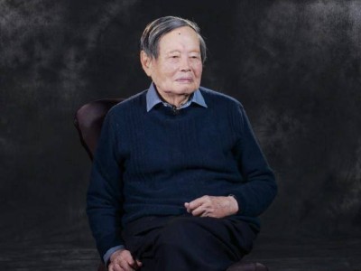 潘建伟施一公卢煜明等追思杨振宁：心系青年成长 助力科研跨界发展