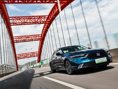 雅阁e:PHEV：以轻量化混动技术破局，106公里续航重塑B级车价值新标杆