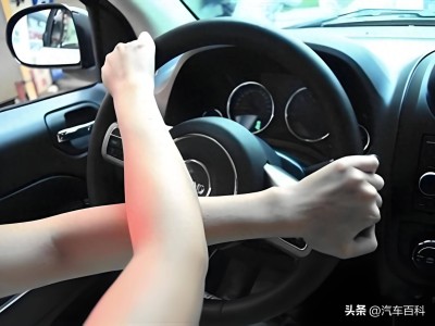 新手倒车总乱套?方向盘回正车轮歪咋办?这些技巧助你轻松停车