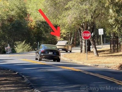 特斯拉Cybercab公共道路首测现身,量产加速推进或明年二季度启动