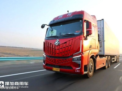 乘龙HK燃气车征战连霍高速:大马力低气耗,舒适驾乘征服西北复杂路况