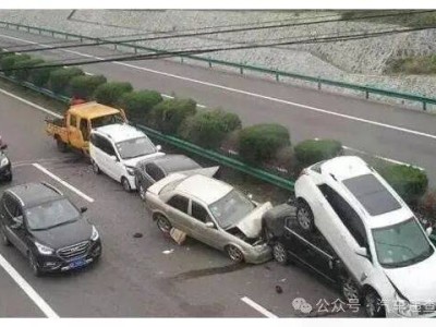 高速公路突遇前车急刹别慌!掌握这些应对法,安全驾驶有保障