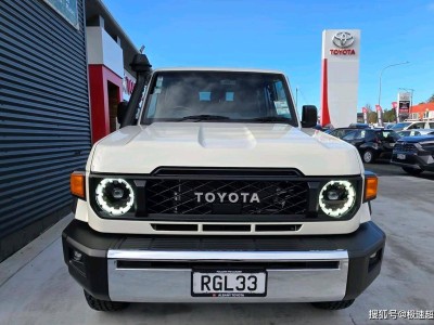 经典越野“老将”新颜登场,丰田陆巡LC强势现身,畅享非凡驾驶体验