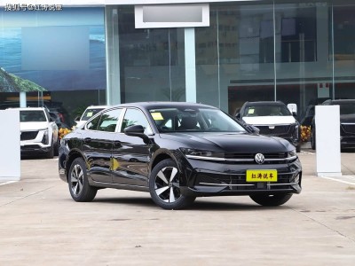 新款大众迈腾B9来袭，实体按键方向盘回归，车机互联与充电功率再升级