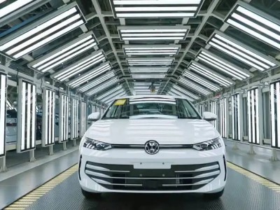 上汽大众朗逸Pro下线 外观内饰升级 11月有望上市引期待