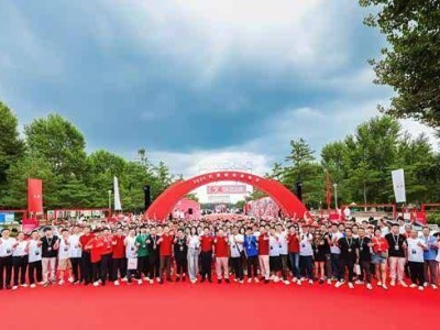 红旗品牌焕新启航：三年三步走，从国车符号迈向国民车新征程