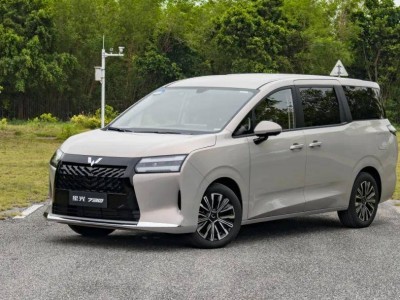 10万级MPV新选择！五菱星光730插混版动力操控体验如何？