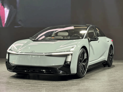 全新丰田卡罗拉概念车来袭，设计革新动力升级，能否续写销量传奇？