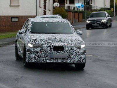 纯电动奔驰E级谍照流出 2027年或登场 传统造型与科技配置并存