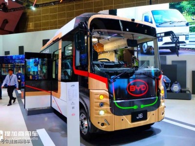 比亚迪J6 Living Car“生活房车”亮相！专为职场人打造移动休憩办公新空间