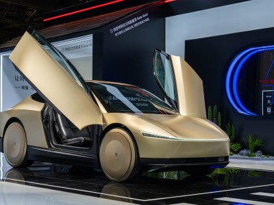 进博会“科技盛宴”：特斯拉Cybercab亚洲首秀，人形机器人量产在即