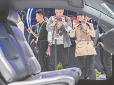 ​特斯拉Cybercab亚太首秀进博会，携未来街区场景展现AI科技新图景​