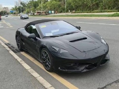 腾势Z敞篷版路试谍照曝光,性能配置亮眼,价格几何引网友热议?