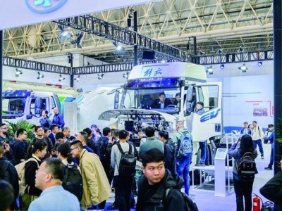 商用车新能源赛道加速:多技术路线齐发 出口撑起发展新蓝海