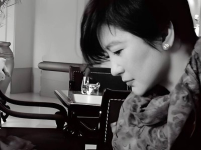 从“花瓶”到文化人：林青霞用努力打破偏见，流量明星又该如何自处？