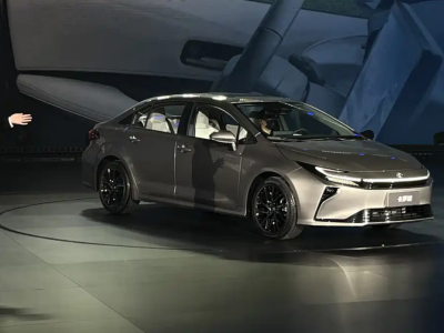 2025广州车展一汽丰田放大招，新卡罗拉与RAV4荣放焕新来袭战新能源