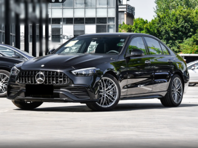 性能强劲价格下探，26款奔驰C级AMG上市，操控与科技兼备