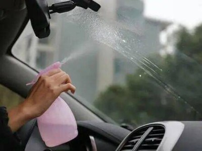 冬季车窗起雾别愁，不用暖风也有招，这些方法让驾驶更安全
